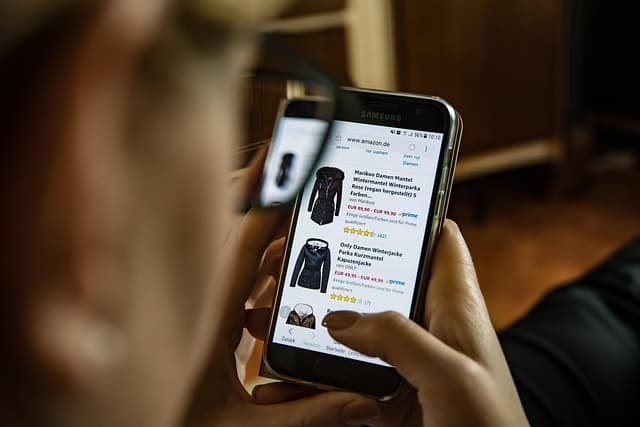 Cómo la Inteligencia Artificial Está Transformando el Comercio Electrónico